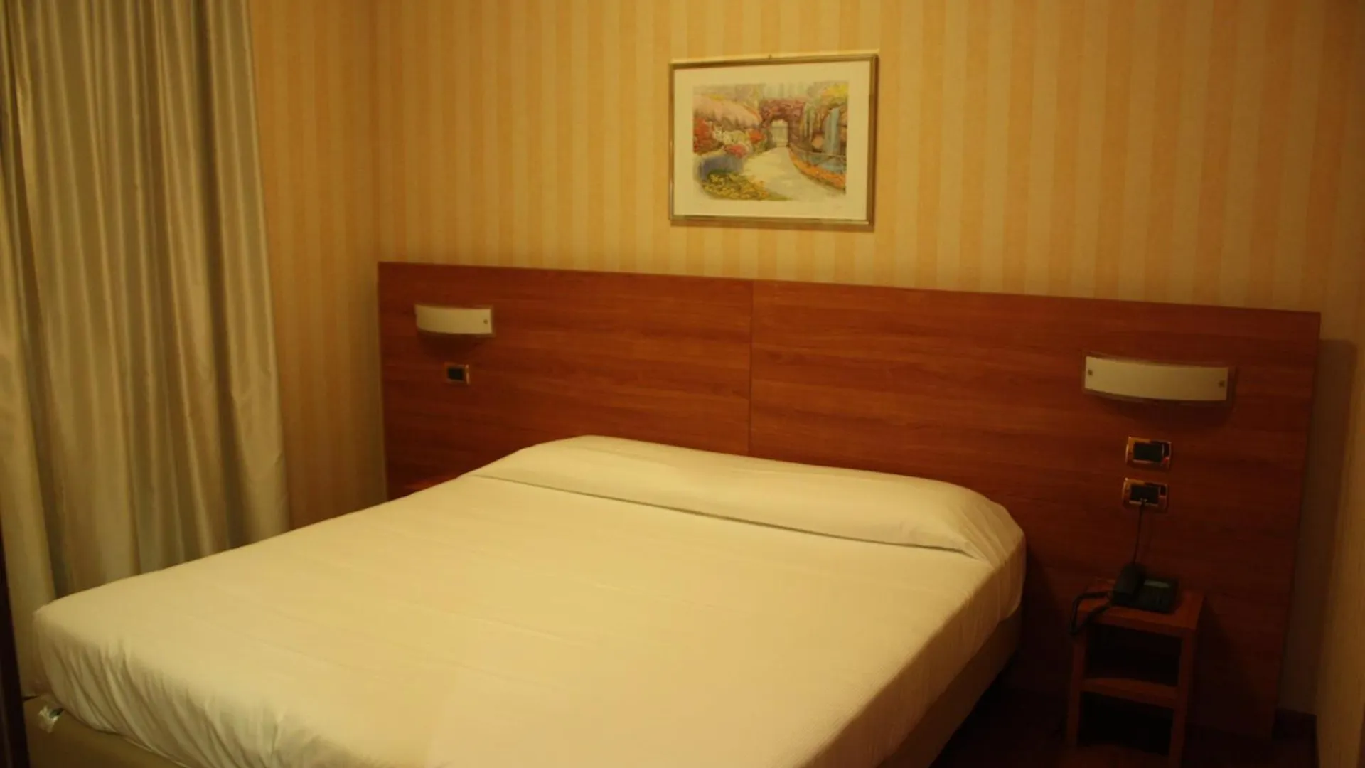 ***  Hotel 2C Legnano Italy